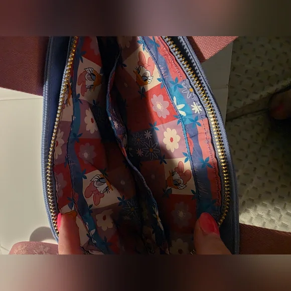 NWOT Loungefly Daisy Duck 85th Anniversary Mini Tote Crossbody Bag - Picture 2 of 5